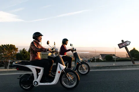 Monterey: Scenic Half-Day Self-Guided Electric Scooter Tour