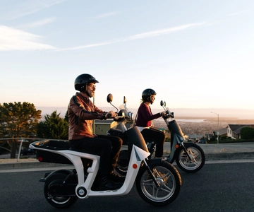 Monterey: Scenic Half-Day Self-Guided Electric Scooter Tour
