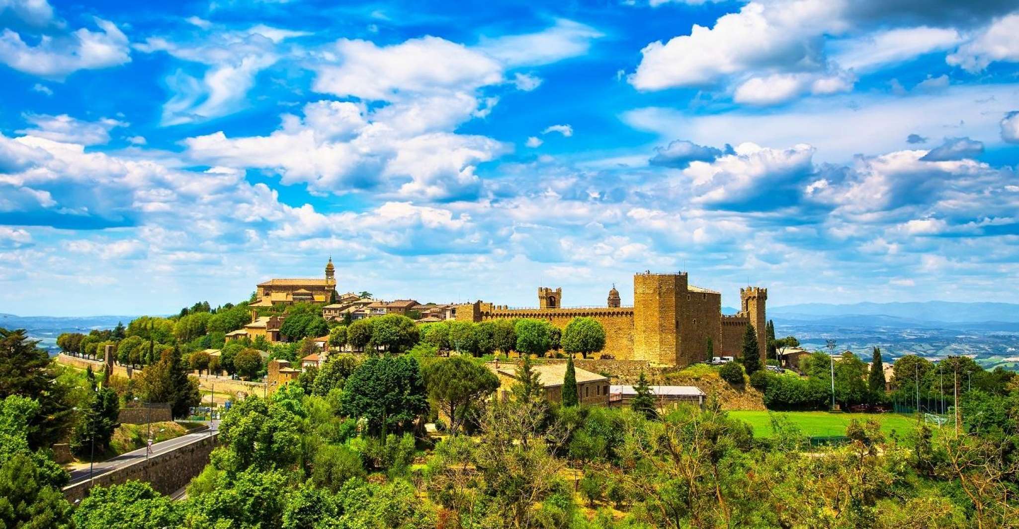 Montalcino, Castle and Vineyards Tour with Tasting - Housity