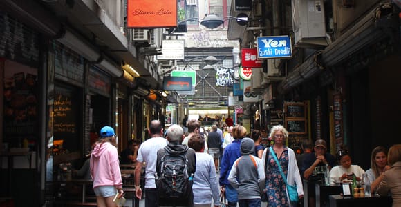 Melbourne: Hidden Laneways Tour with Progressive Lunch