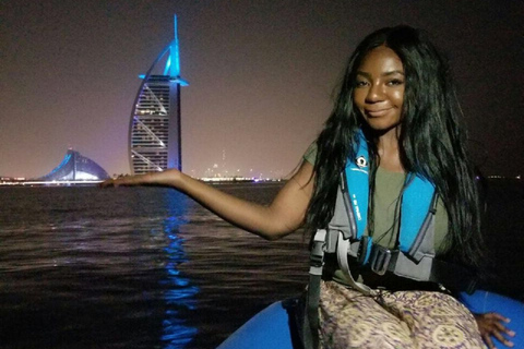 رحلة بحرية في رأس السنة الجديدة لمدة 3 ساعات في دبي 2026رحلة بحرية لمدة 3 ساعات منتصف الليل في دبي بمنا