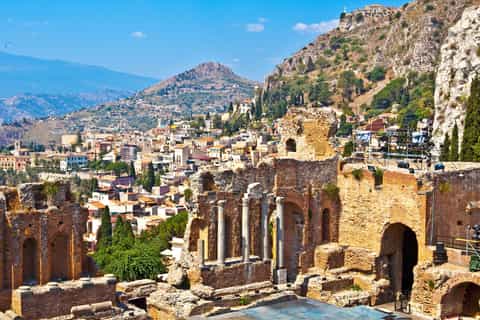 from messina roundtrip transfer to taormina castelmola