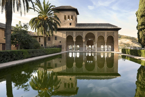 From Seville: Private Excursion to the Alhambra Private Tour in Spanish