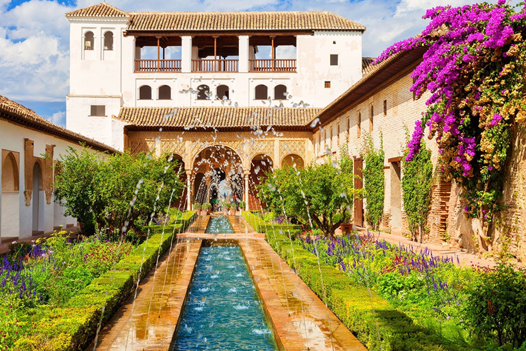 From Seville: Private Excursion to the Alhambra Private Tour in Spanish