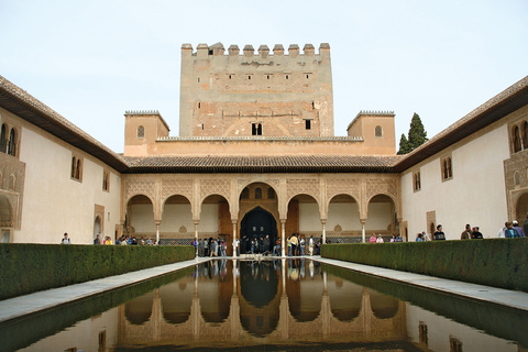 From Seville: Private Excursion to the Alhambra Private Tour in Spanish