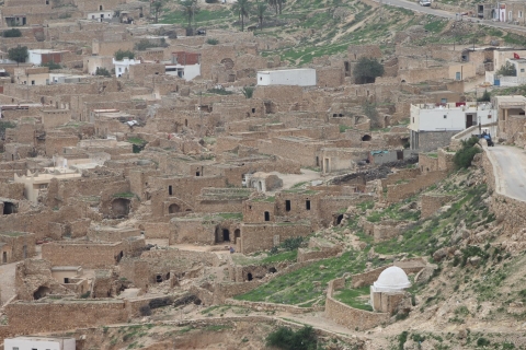 Depuis Djerba : sources chaudes de Ksar Ghilane et villages