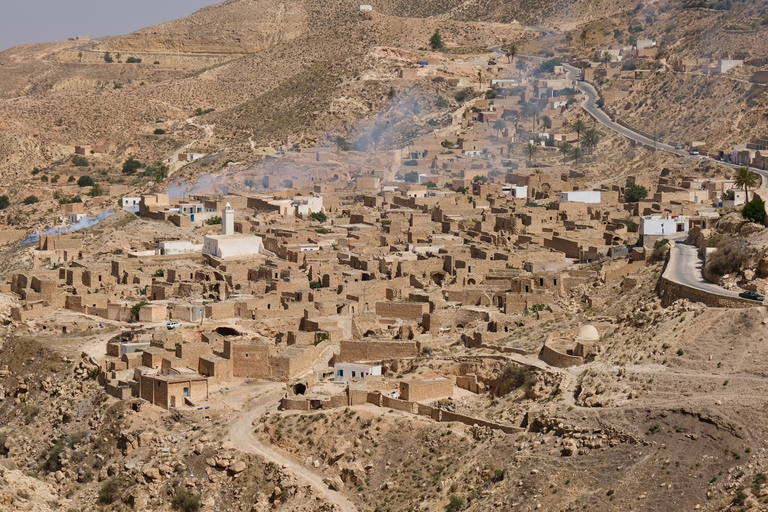 Depuis Djerba : sources chaudes de Ksar Ghilane et villages