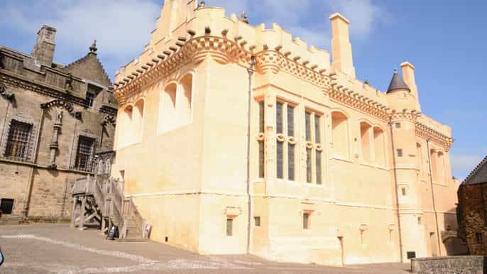 stirling castle skiptheline guided tour in spanish