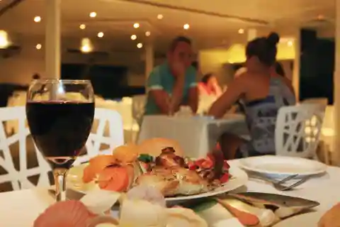 Nadi: Sunset Dinner Cruise with Lobster