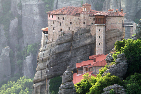 From Thessaloniki: Full Day Trip to Meteora From Thessaloniki: Day Trip to Meteora