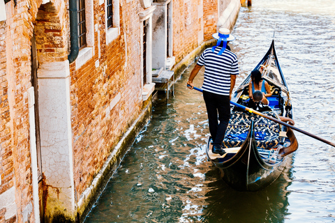 Venice: Private Gondola Ride Venice: Private Gondola Ride - Morning/Afternoon