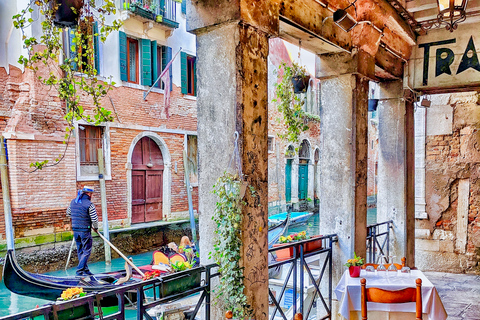 Veneza: Passeio particular de gôndolaPasseio Particular de Gôndola - Noite