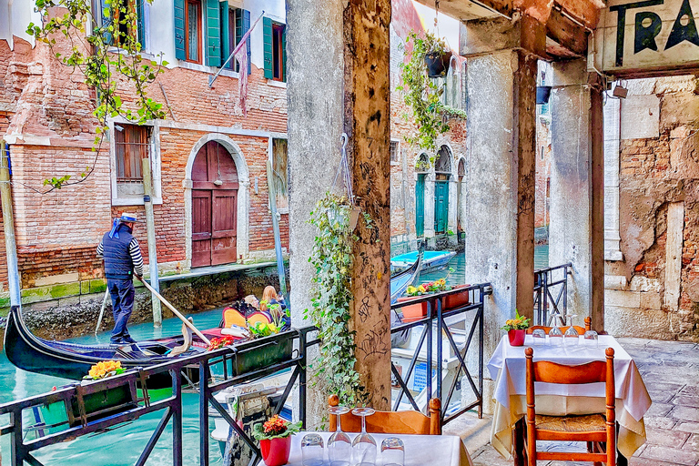 Veneza: Passeio particular de gôndolaPasseio Particular de Gôndola - Noite