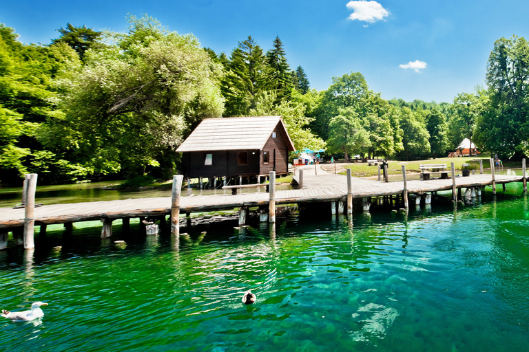 Spalato: Trasferimento a Zagabria con biglietti d&#039;ingresso per i laghi di PlitviceTour da Spalato