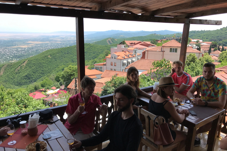 Kahketi Excursión de un día con cata de vinos y almuerzo