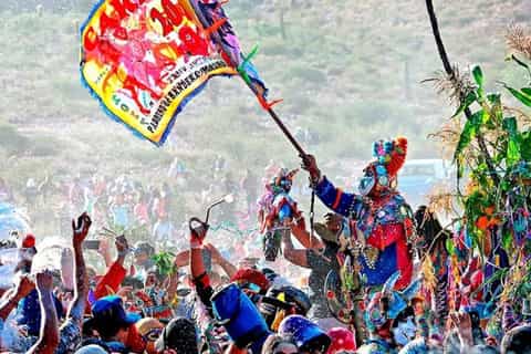 Desde Salta: viaje de carnaval de día completo en Purmamarca y Tilcara