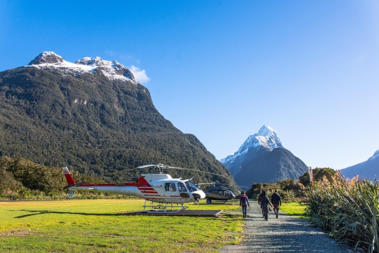Milford Sound Scenic Lot helikopterem z Glacier Landing