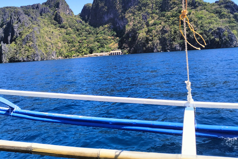 El Nido: 2-Day Island-Hopping Tour to Lincapan with Camping