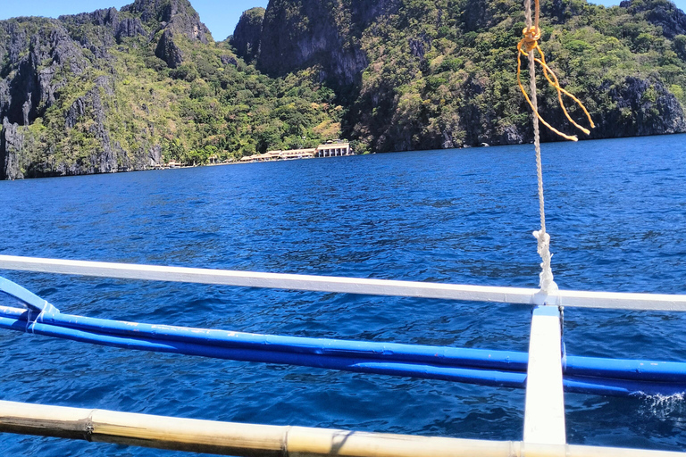 El Nido: 2-Day Island-Hopping Tour to Lincapan with Camping