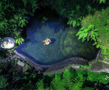 Ubud: Floating Breakfast, Jungle Swing & Spa Romantic Tour