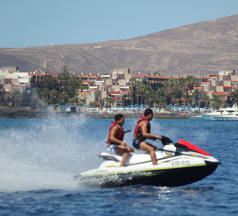 Cruises & boat tours