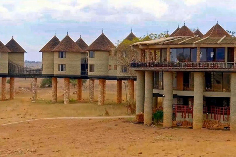 4 days Tsavo East, Amboseli and saltlick lodge safari