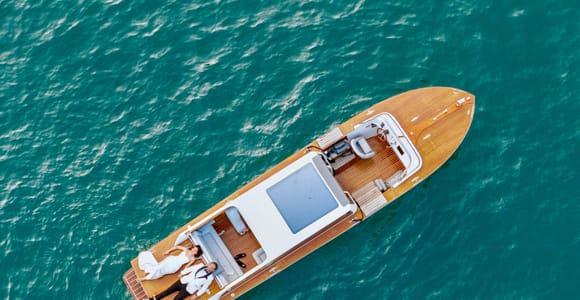 Lake Como: Private Boat Tour with Photoshoot