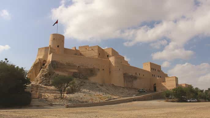 desde muscat recorrido de medio día por nakhl con audioguía