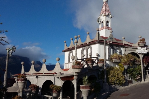Madera: Prywatna wycieczka po Sagrada FamiliaWycieczka z miejscem zbiórki w porcie w Funchal