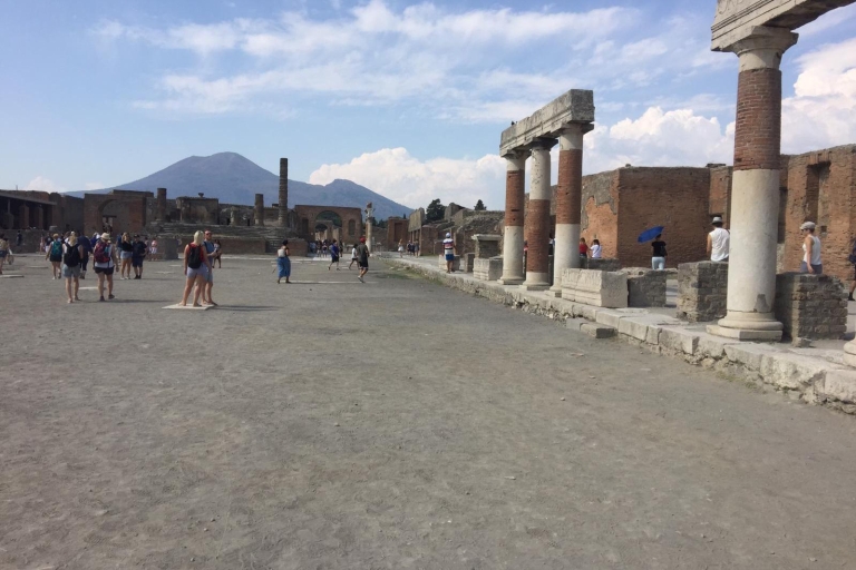 From Rome: Pompeii All-Inclusive Tour with Live Guide Tour in Italian