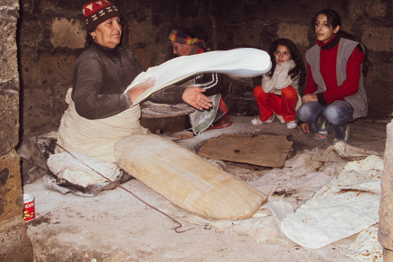 Armenië: een hele dag culturele rondleiding met bezoek aan het alfabetmonument