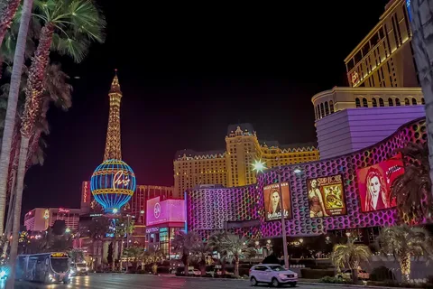 Las Vegas: Las Vegas Strip Night Tour with Spanish Guide