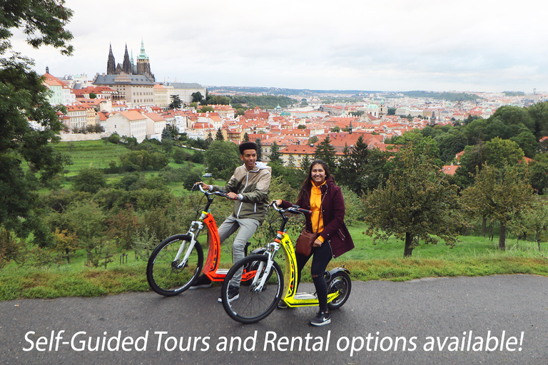 Praga: tour panoramico in Scooter o bici elettricaTour privato autonomo di 1 ora