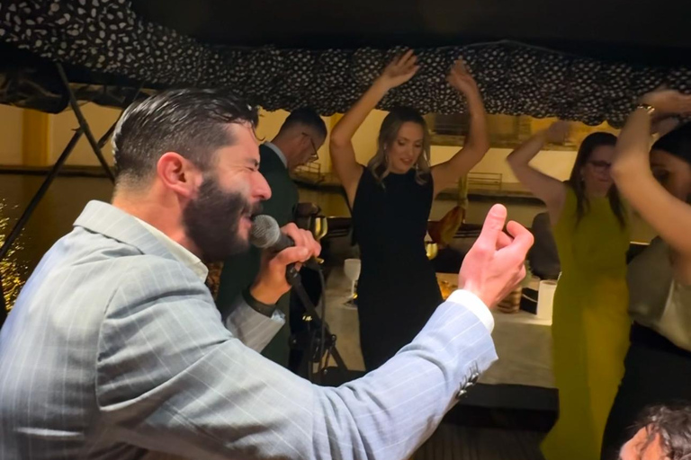 Seville: Flamenco life music Yacht Cruise, Tapas & Drinks Private Yacht Flamenco life music Cruise, Wine beers & tapas