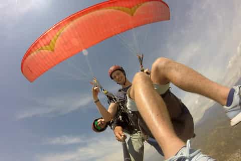 Cali: 15-Minute Paragliding Experience