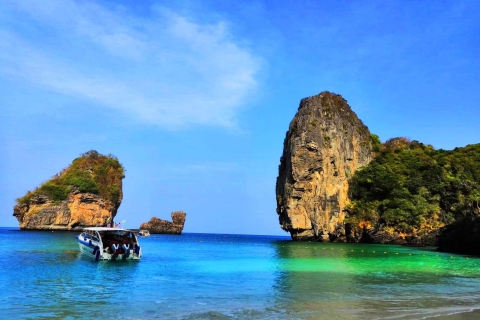 Ab Phuket: Ko Phi Phi & Bambus-Insel - Private BootstourKo Phi Phi & Bambus-Insel: Private Schnellboot-Tour+ Guide