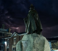 Salem, fantasmas, brujas y hechiceros visita guiada a pie - Hizvo