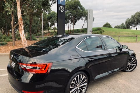 Sydney: Premium Airport Transfer with Meet and Greet