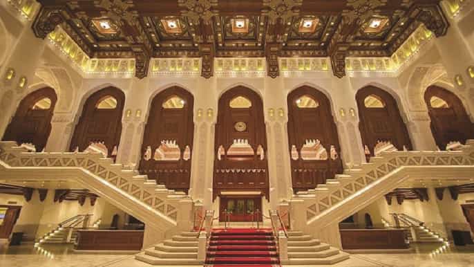 muscat tour nocturno con audioguía y cena en el teatro de la ópera