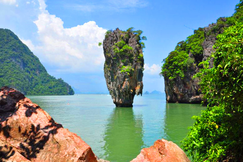 Phuket : croisière privée en hors-bord sur l'île James BondAvec guide - Visite privée en hors-bord de l'île James Bond