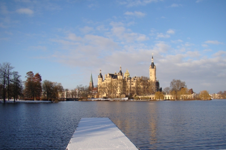 Schwerin: Local Pub Experience Tour with Drinks
