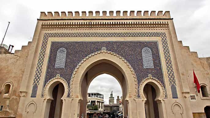 from casablanca private transfer to fes with city tour