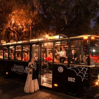 Savannah: Ghosts & Gravestones Trolleybus Sightseeing Tour