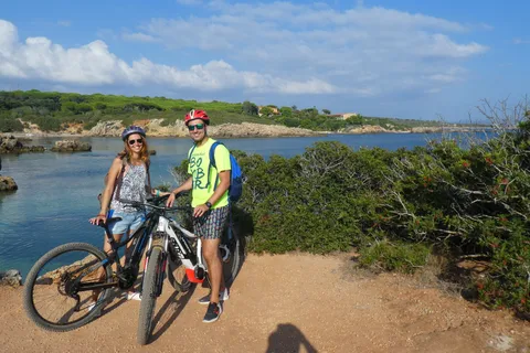Alghero: Small Beaches E-Bike Tour with Aperitivo