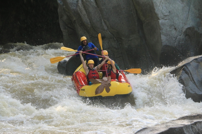 Desde Medellín: Combo Parapente y RaftingDesde Medellín: tour combinado de parapente y rafting