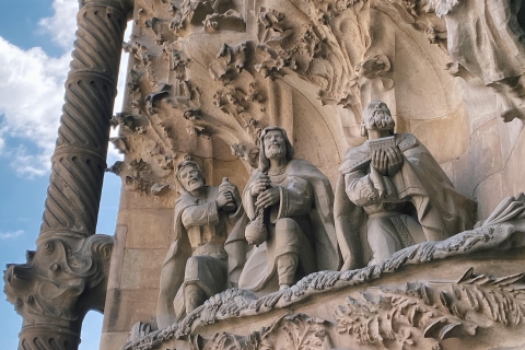 Barcelona: tour privado por el Barrio Gótico y la Sagrada FamiliaBarcelona: tour a pie por el Barrio Gótico y la Sagrada Familia