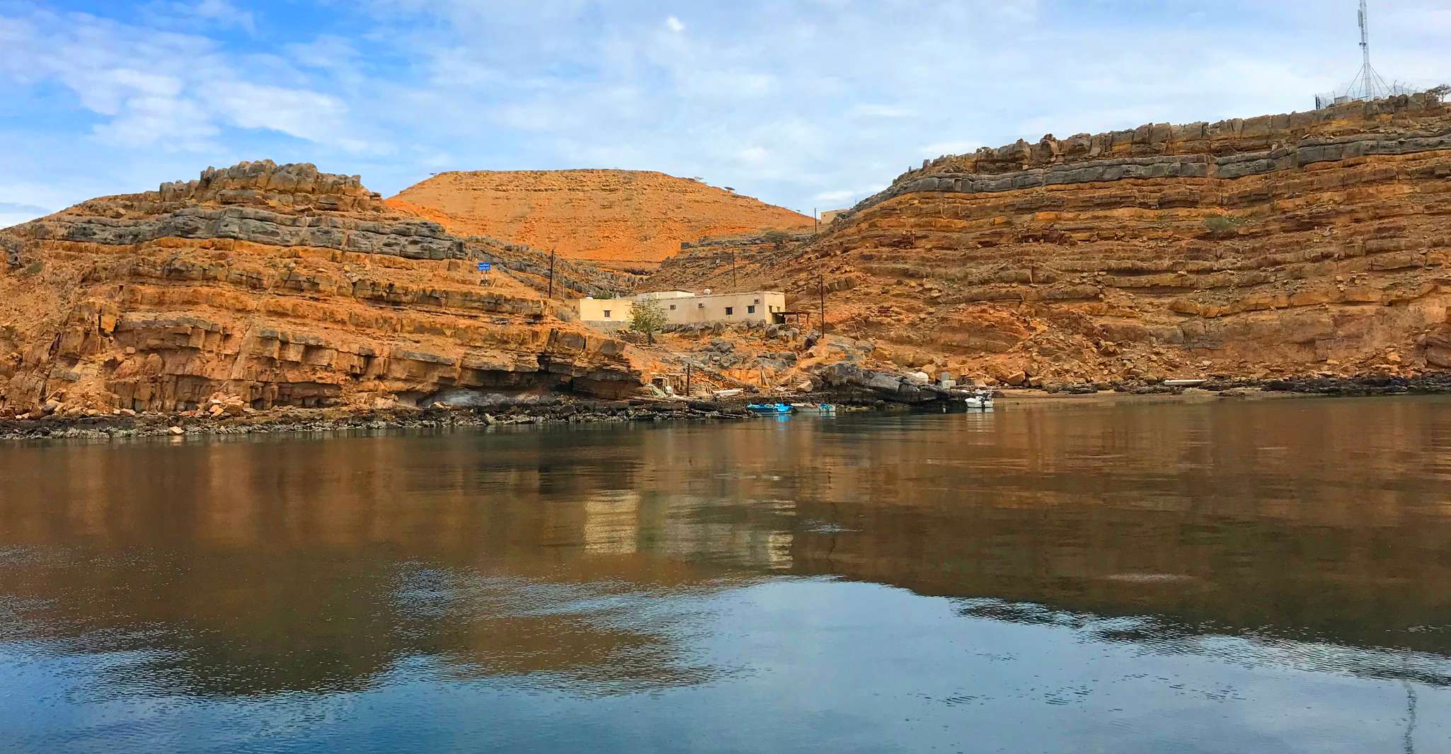 Khasab, Khor Sham Croisière d'une demi-journée avec snorkeling et dauphins - Hizvo