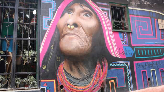 bogotá graffiti tour in la candelaria