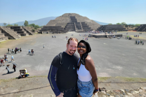 Teotihuacan tour+ontbijt in grot+ophaalservice van CDMX