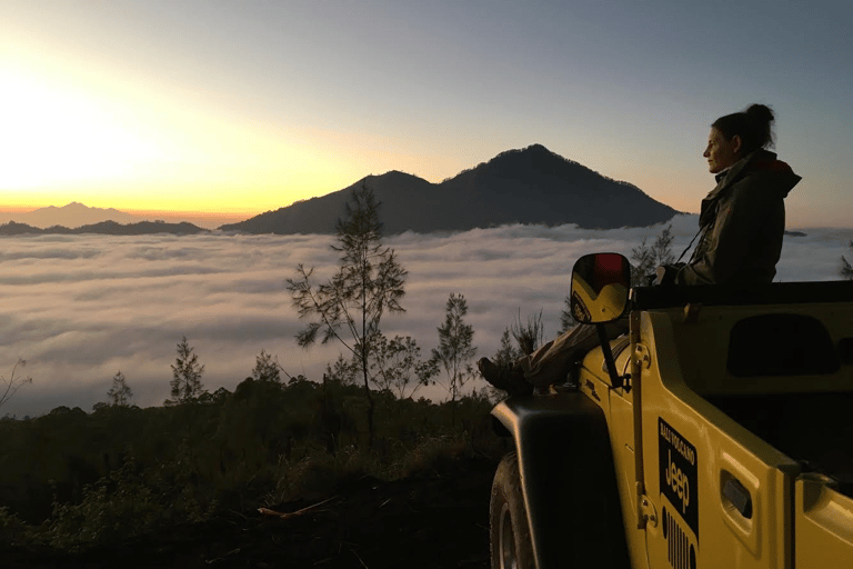 Bali: Avventura in jeep all&#039;alba del Monte Batur con Jungle SwingTour in jeep e swing con trasferimento dall&#039;area centrale di Bali